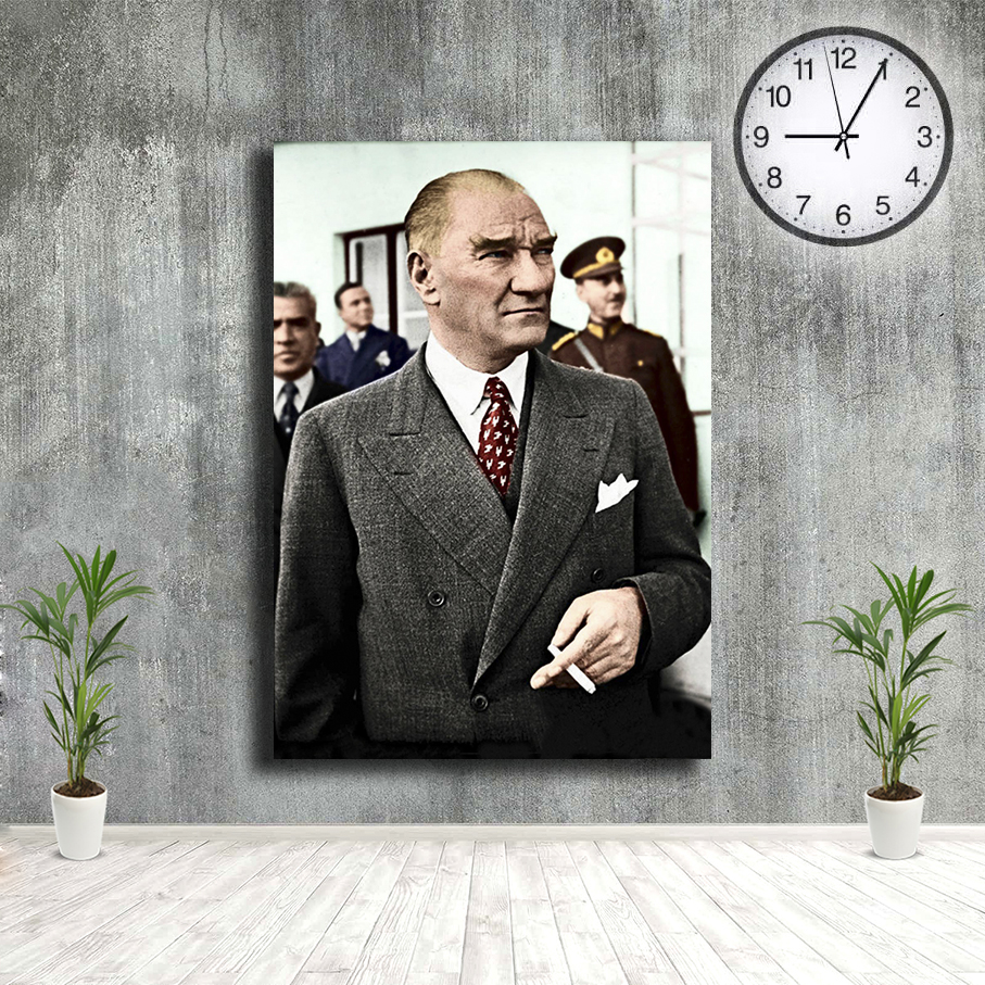 Sarı Saçlı Gri Ceketli Atatürk Kanvas Tablo